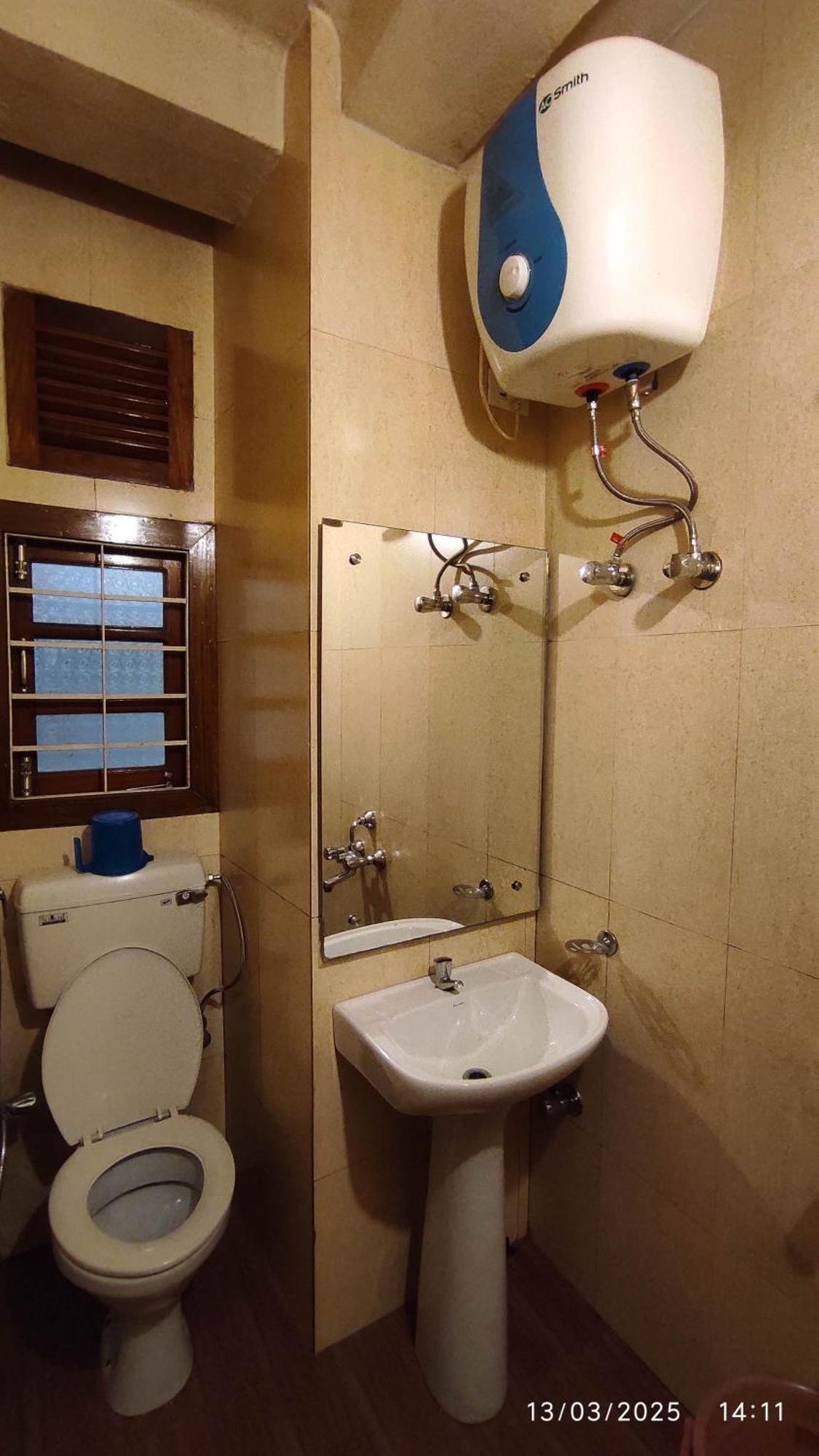 Baba Tourist Lodge Shillong Luaran gambar