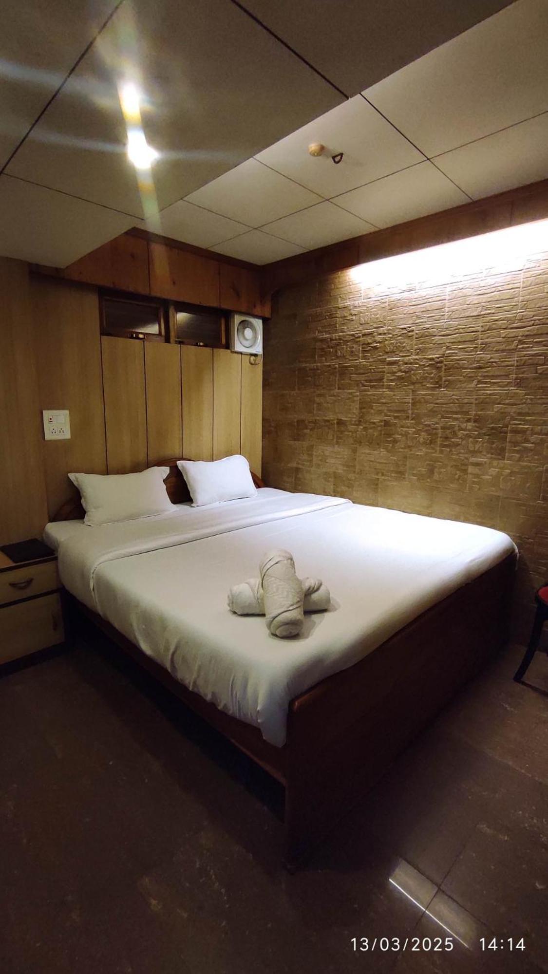 Baba Tourist Lodge Shillong Luaran gambar