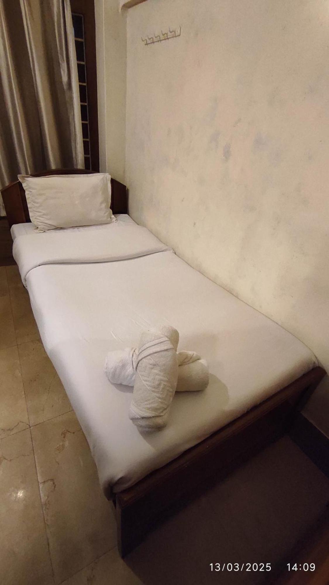 Baba Tourist Lodge Shillong Luaran gambar