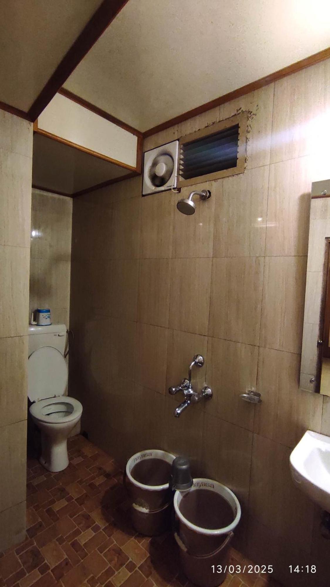 Baba Tourist Lodge Shillong Luaran gambar